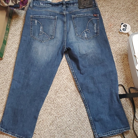 Distressed Capris - Picture 6 of 6